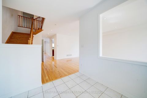 Photo 2 at 6 Weekes Avenue, Oak Ridges, Richmond Hill