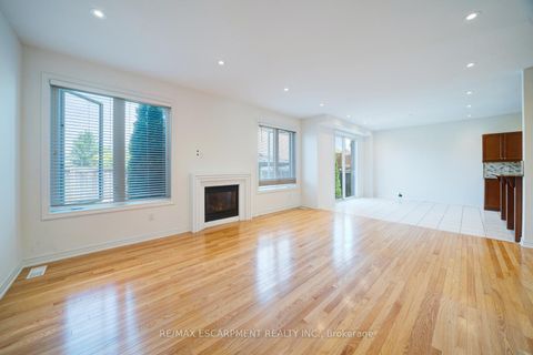 Photo 5 at 6 Weekes Avenue, Oak Ridges, Richmond Hill