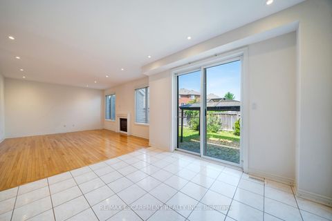 Photo 10 at 6 Weekes Avenue, Oak Ridges, Richmond Hill