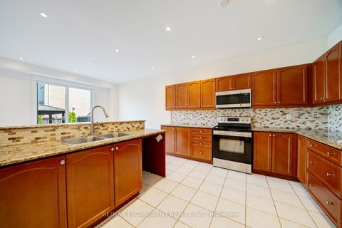 Photo 14 at 6 Weekes Avenue, Oak Ridges, Richmond Hill