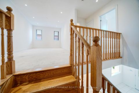 Photo 19 at 6 Weekes Avenue, Oak Ridges, Richmond Hill
