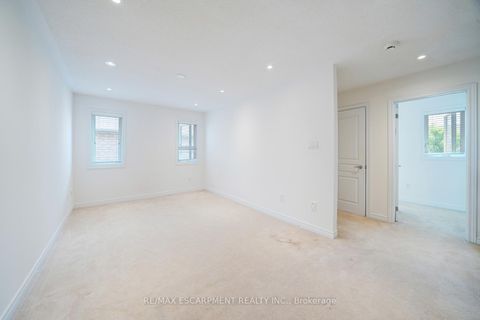 Photo 20 at 6 Weekes Avenue, Oak Ridges, Richmond Hill