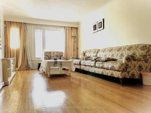 Photo 2 at 28 Greyhound Drive, Steeles, Toronto