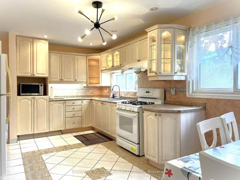 Photo 6 at 28 Greyhound Drive, Steeles, Toronto