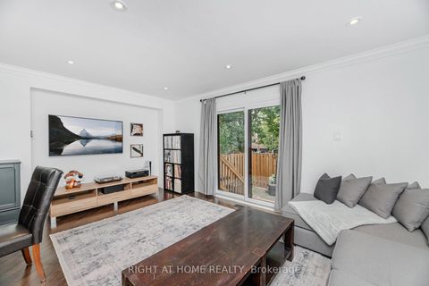 Photo 14 at 20 - 1520 Sixth Line, CP College Park, Oakville