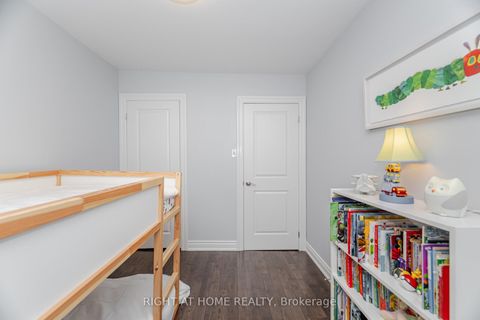 Photo 26 at 20 - 1520 Sixth Line, CP College Park, Oakville