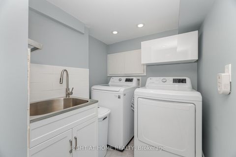 Photo 36 at 20 - 1520 Sixth Line, CP College Park, Oakville