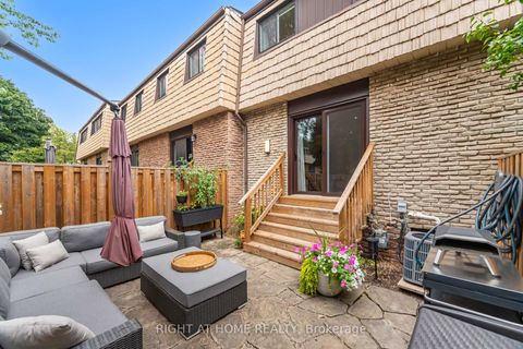 Photo 39 at 20 - 1520 Sixth Line, CP College Park, Oakville
