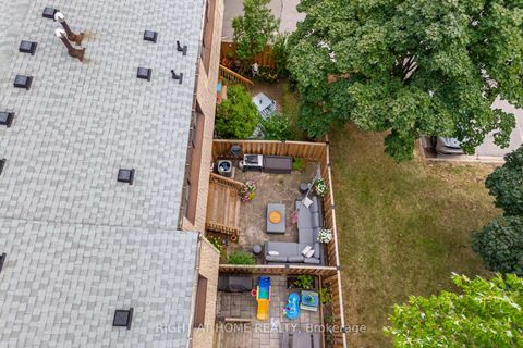 Photo 42 at 20 - 1520 Sixth Line, CP College Park, Oakville