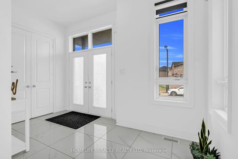Photo 4 at 9 Galen Crescent, Kleinburg, Vaughan