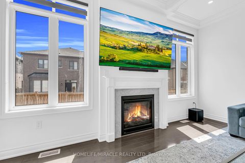 Photo 7 at 9 Galen Crescent, Kleinburg, Vaughan