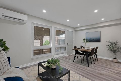 Photo 7 at 158 Woody Vine Way, Bayview Village, Toronto