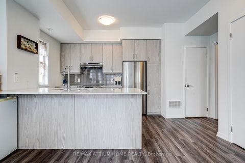Photo 3 at 14 - 11 Honeycrisp Crescent, Vaughan Corporate Centre, Vaughan