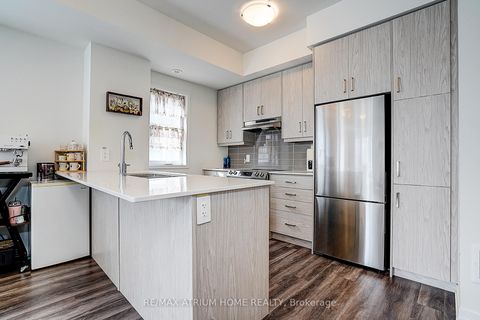 Photo 4 at 14 - 11 Honeycrisp Crescent, Vaughan Corporate Centre, Vaughan