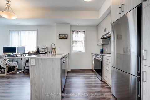 Photo 5 at 14 - 11 Honeycrisp Crescent, Vaughan Corporate Centre, Vaughan