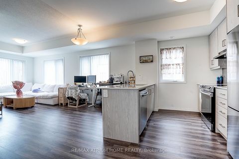 Photo 6 at 14 - 11 Honeycrisp Crescent, Vaughan Corporate Centre, Vaughan