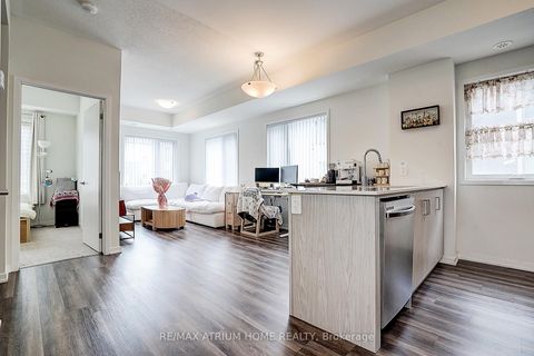 Photo 10 at 14 - 11 Honeycrisp Crescent, Vaughan Corporate Centre, Vaughan