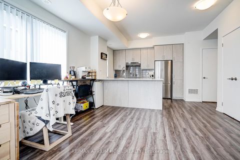 Photo 14 at 14 - 11 Honeycrisp Crescent, Vaughan Corporate Centre, Vaughan