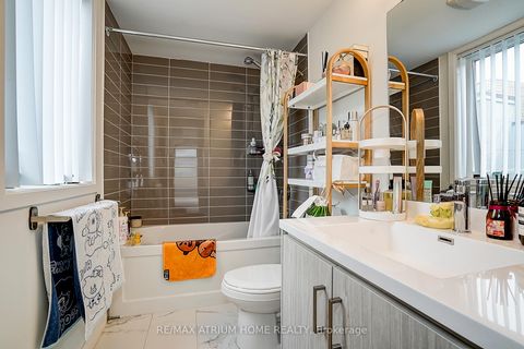Photo 23 at 14 - 11 Honeycrisp Crescent, Vaughan Corporate Centre, Vaughan