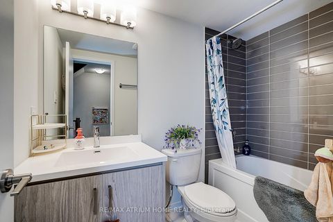 Photo 24 at 14 - 11 Honeycrisp Crescent, Vaughan Corporate Centre, Vaughan