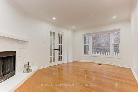Photo 8 at 125 Green Bush Crescent, Yorkhill, Vaughan