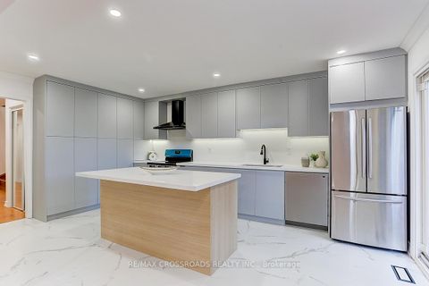 Photo 17 at 125 Green Bush Crescent, Yorkhill, Vaughan
