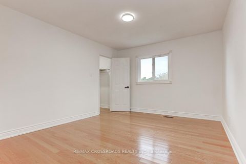 Photo 35 at 125 Green Bush Crescent, Yorkhill, Vaughan