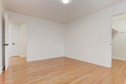 Photo 36 at 125 Green Bush Crescent, Yorkhill, Vaughan