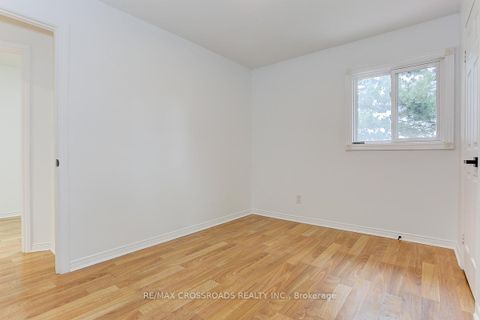 Photo 40 at 125 Green Bush Crescent, Yorkhill, Vaughan