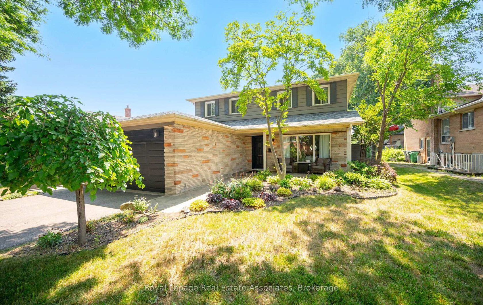 296 Chantenay Drive, Cooksville, Mississauga 