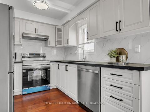 Photo 9 at 332 Riverstone Drive, WC Wedgewood Creek, Oakville