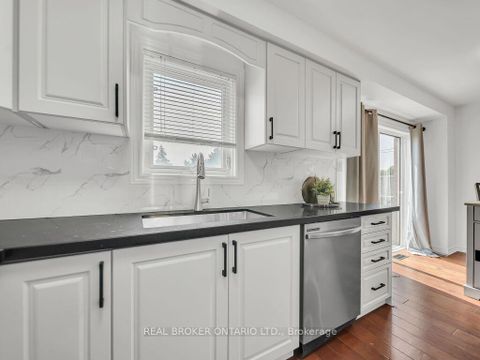 Photo 11 at 332 Riverstone Drive, WC Wedgewood Creek, Oakville