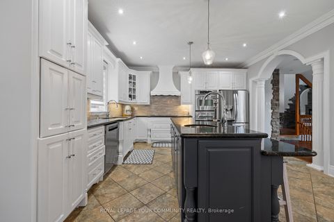 Photo 11 at 294 Sunset Beach Road, Oak Ridges Lake Wilcox, Richmond Hill