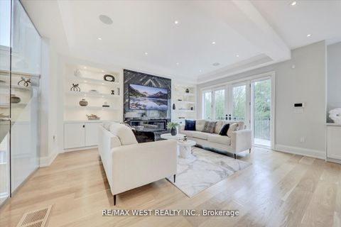 Photo 13 at 232 Ellerslie Avenue, Willowdale West, Toronto