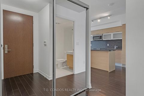 Photo 5 at 3808 - 386 Yonge Street, Bay Street Corridor, Toronto