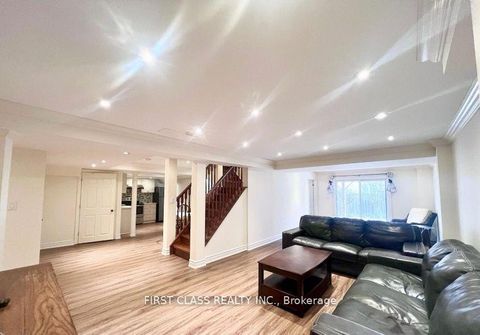 Photo 9 at 9 Wiley Avenue, Westbrook, Richmond Hill