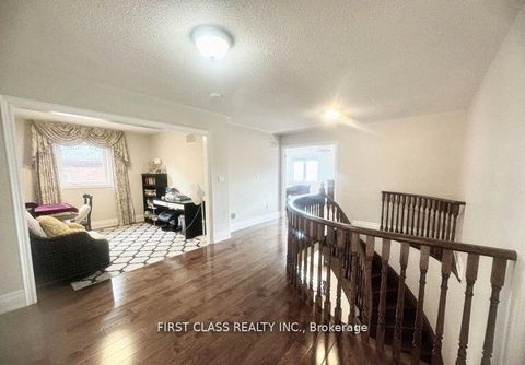 Photo 16 at 9 Wiley Avenue, Westbrook, Richmond Hill