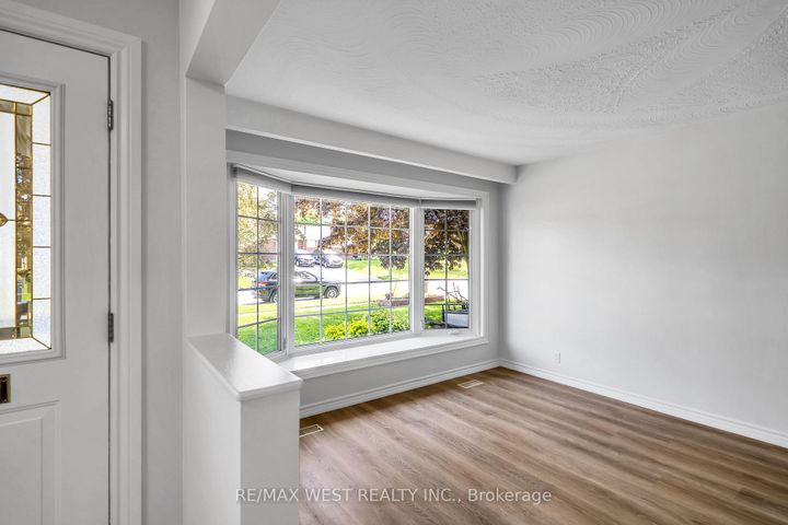 Photo 2 at 12 Athabasca Street, Donevan, Oshawa