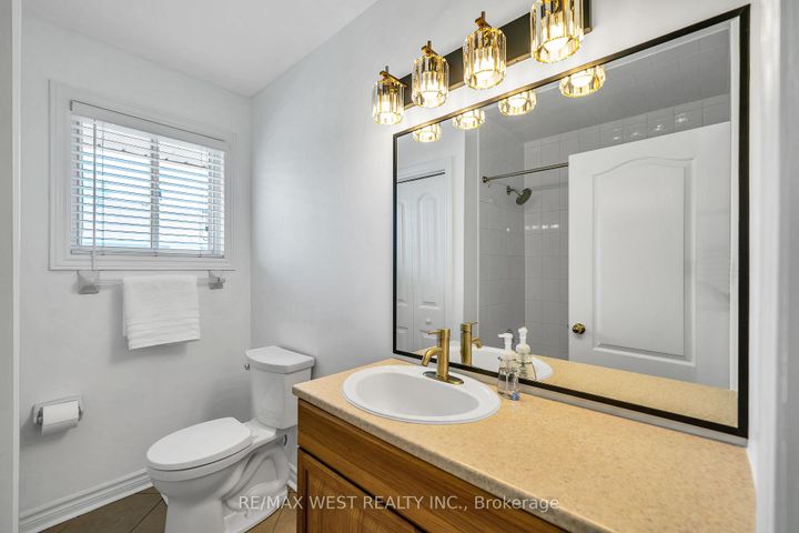 Photo 12 at 12 Athabasca Street, Donevan, Oshawa