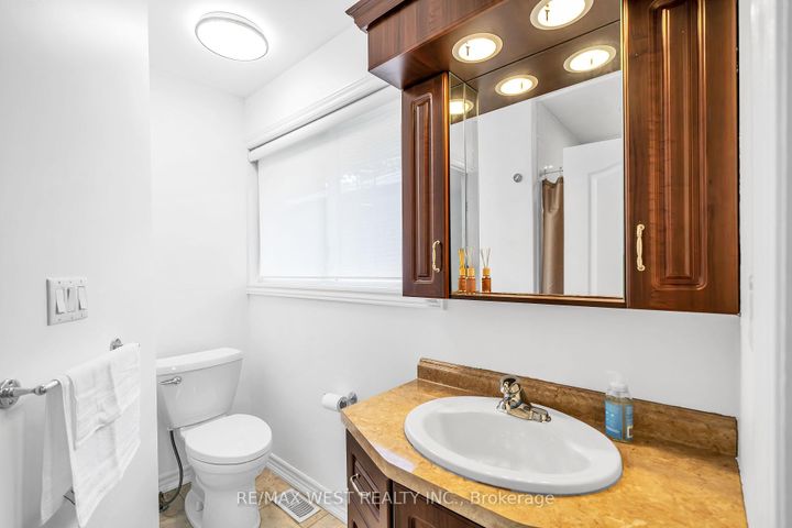Photo 16 at 12 Athabasca Street, Donevan, Oshawa