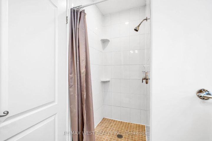 Photo 17 at 12 Athabasca Street, Donevan, Oshawa