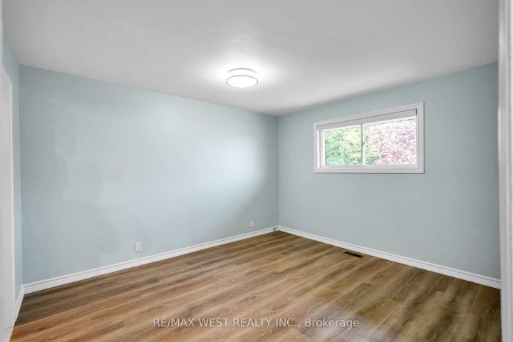 Photo 19 at 12 Athabasca Street, Donevan, Oshawa