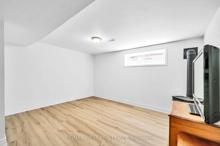 Photo 27 at 12 Athabasca Street, Donevan, Oshawa