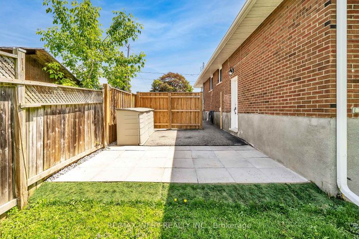 Photo 39 at 12 Athabasca Street, Donevan, Oshawa