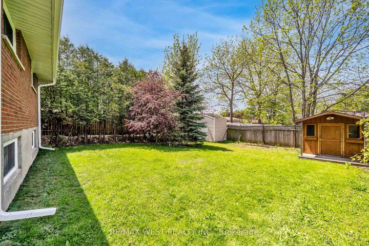 Photo 40 at 12 Athabasca Street, Donevan, Oshawa