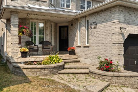 Photo 2 at 117 Violet Street, Holly, Barrie