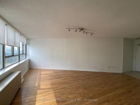 Photo 3 at 706 - 270 Queens Quay W, Waterfront Communities C1, Toronto