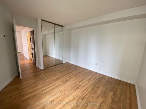 Photo 9 at 706 - 270 Queens Quay W, Waterfront Communities C1, Toronto