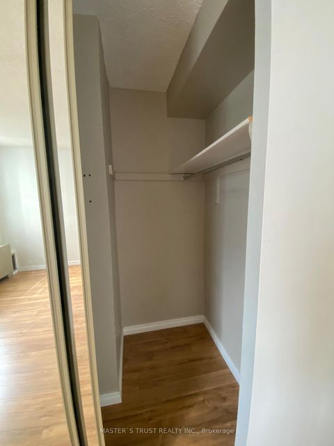 Photo 10 at 706 - 270 Queens Quay W, Waterfront Communities C1, Toronto