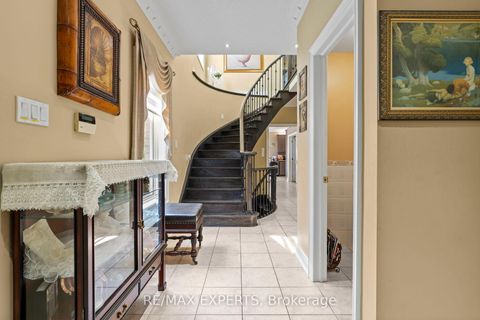 Photo 4 at 43 Water Garden Lane, Sonoma Heights, Vaughan